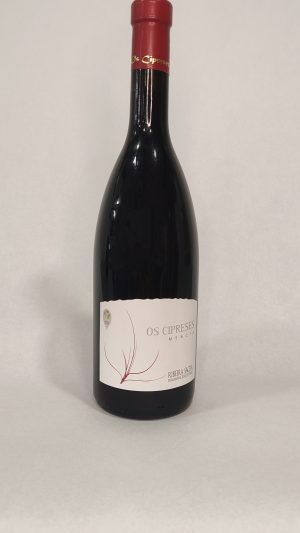 OS CIPRESES TINTO